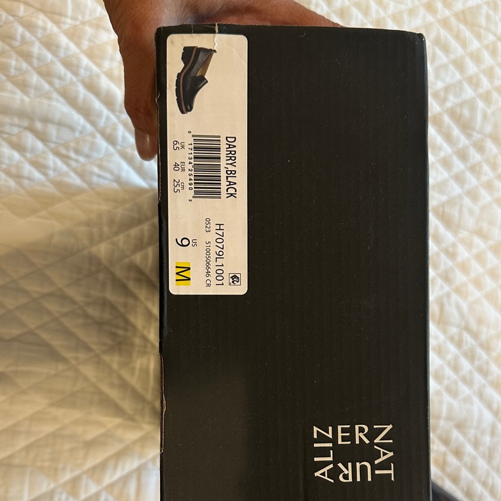 Naturalizer Black Leather Loafers 9M - Picture 2 of 4